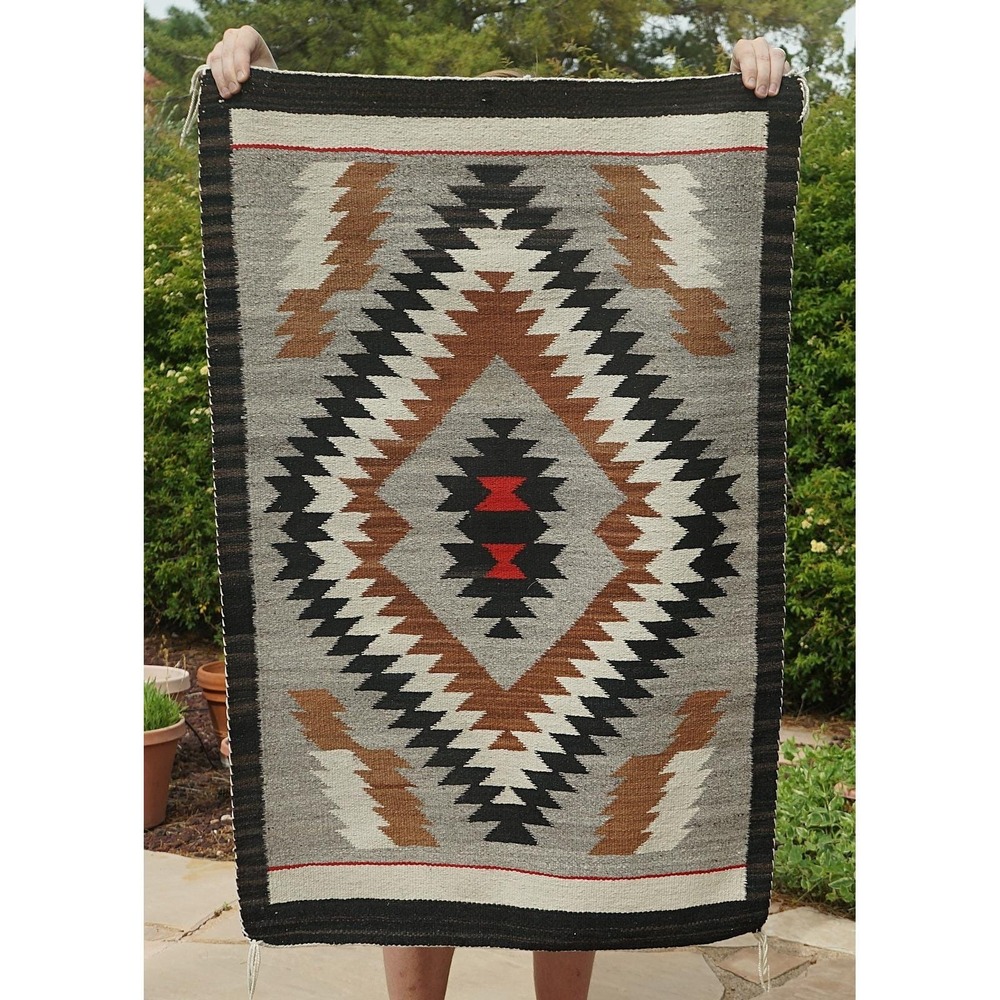 Vintage Navajo Native American Indian Eye Dazzler Rug - 32" x 39" 1950's‎